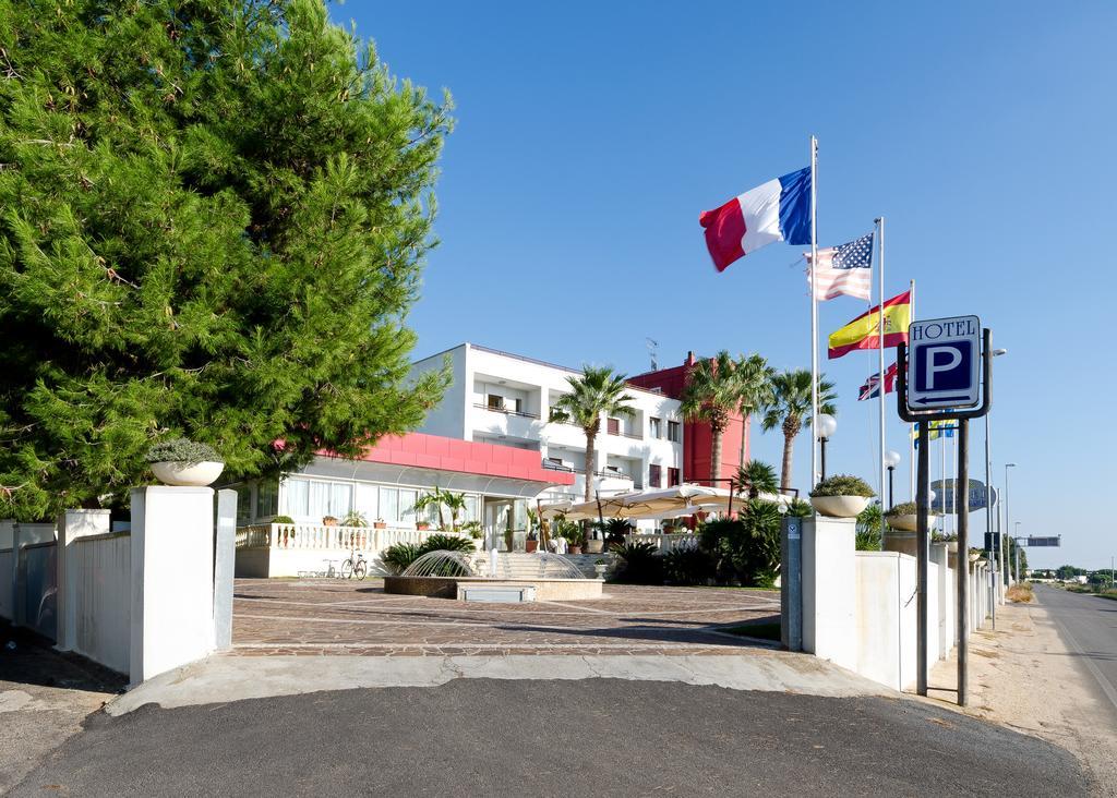 Hotel Mediterraneo Porto Cesareo Exteriör bild