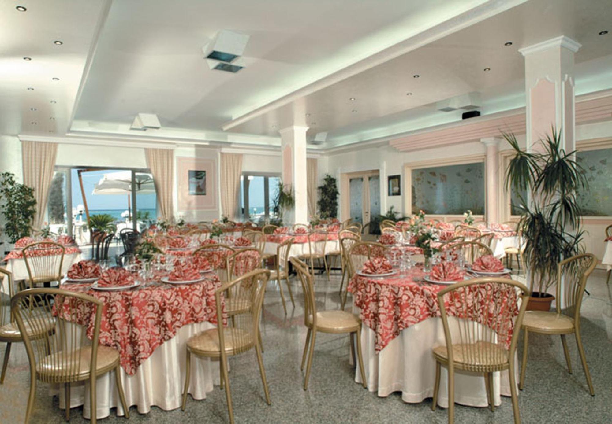 Hotel Mediterraneo Porto Cesareo Exteriör bild